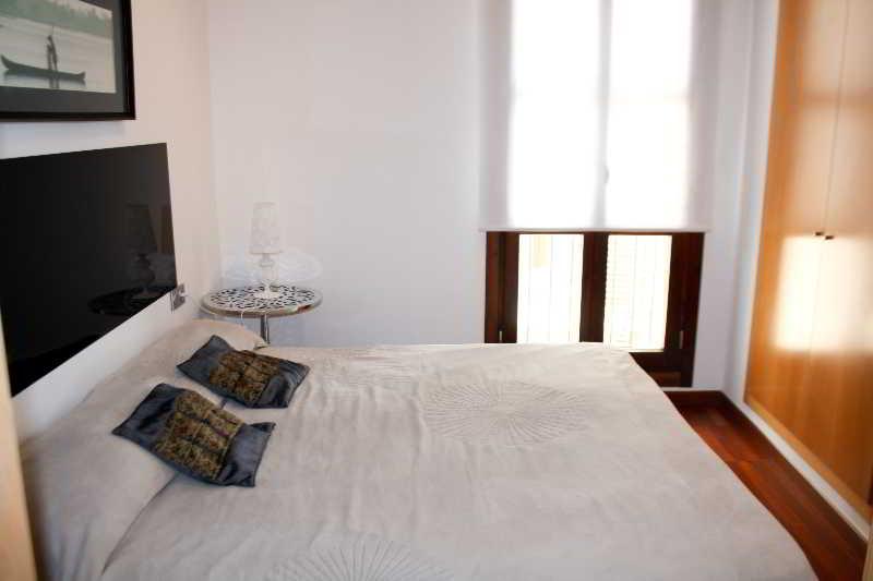 Happy Apartments Valencia Bagian luar foto