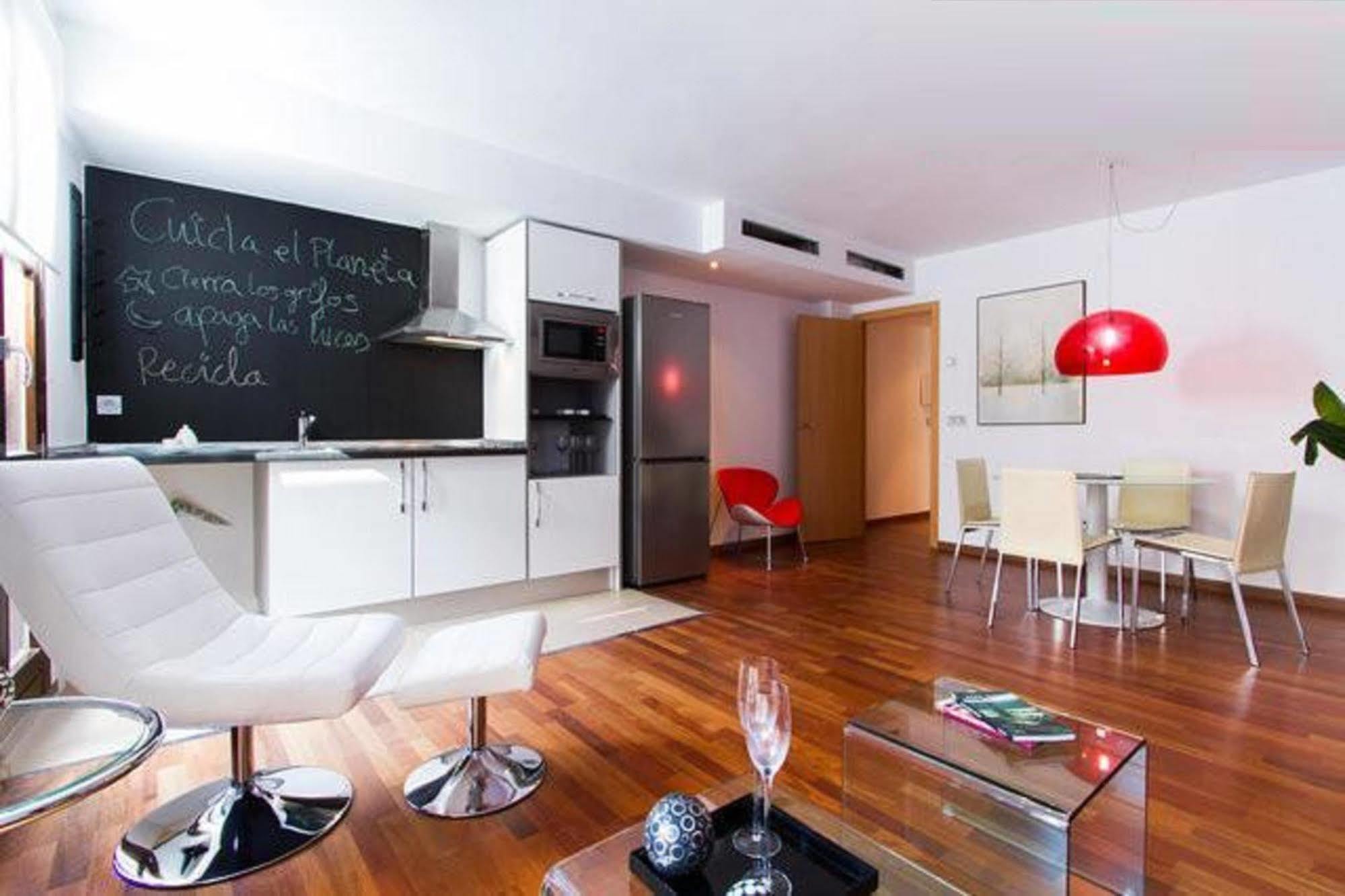 Happy Apartments Valencia Bagian luar foto